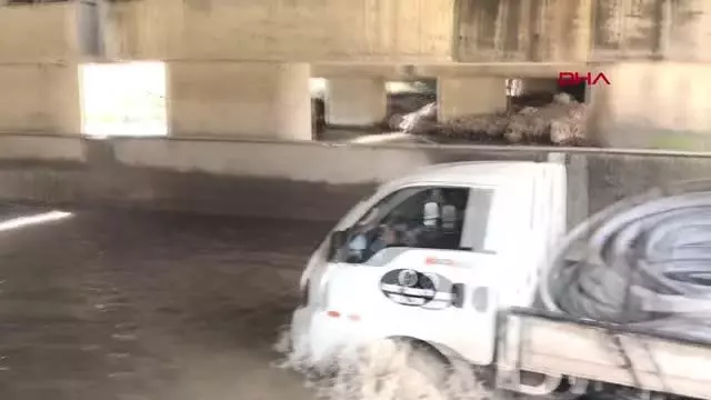 BARAJ KAPAKLARI AÇILINCA ALT GEÇİDİ SU BASTI BARAJ KAPAKLARI AÇILINCA ALT GEÇİDİ SU BASTI