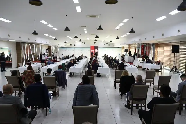 Bayraklı'nın 2020 yılı faaliyet raporu meclisten geçti Bayraklı'nın 2020 yılı faaliyet raporu meclisten geçti