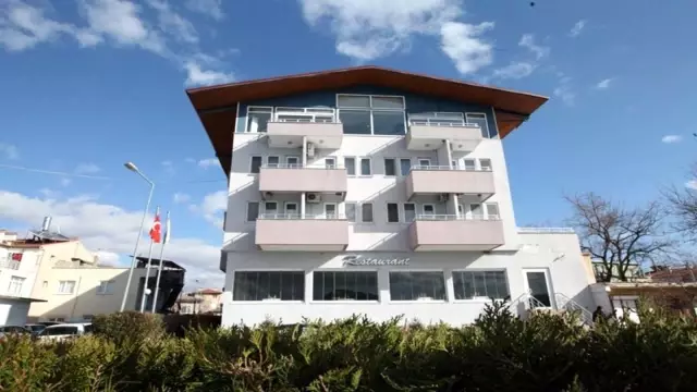 Belediyeden satılık otel Belediyeden satılık otel