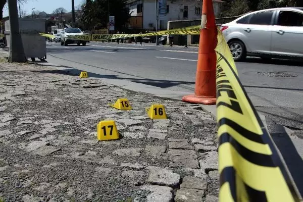 Son dakika... Beşiktaş'ta güpegündüz silahlı çatışma Son dakika... Beşiktaş'ta güpegündüz silahlı çatışma