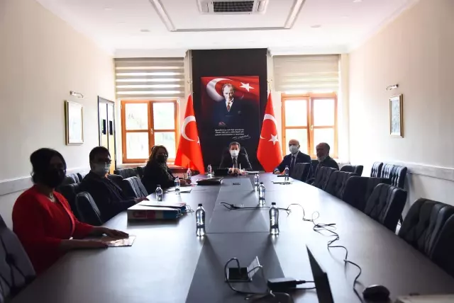 Bir Tarih Hazinesi Beçin Kalesi'nin belgesel çalışmaları değerlendirildi Bir Tarih Hazinesi Beçin Kalesi'nin belgesel çalışmaları değerlendirildi