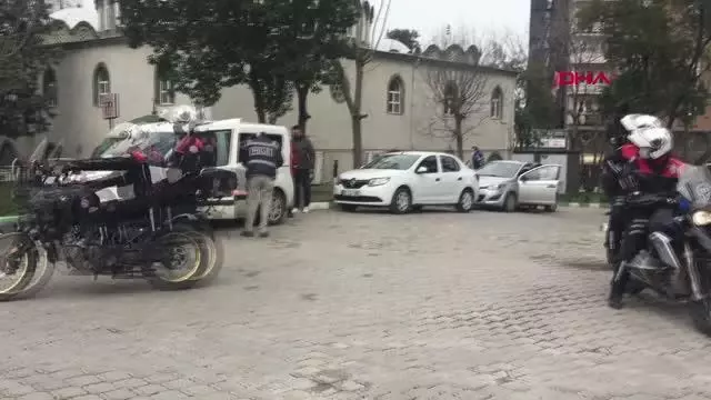 Son Dakika | BORÇ ALACAK TARTIŞMASINDA 2 KİŞİYİ ÖLDÜREN ŞÜPHELİ, ADLİYEDE Son Dakika | BORÇ ALACAK TARTIŞMASINDA 2 KİŞİYİ ÖLDÜREN ŞÜPHELİ, ADLİYEDE