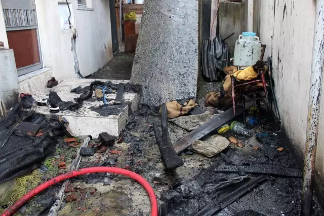 Boş evde çıkan yangın başka bir eve sıçradı Boş evde çıkan yangın başka bir eve sıçradı