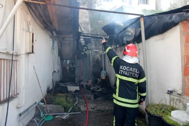 Boş evde çıkan yangın başka bir eve sıçradı Boş evde çıkan yangın başka bir eve sıçradı