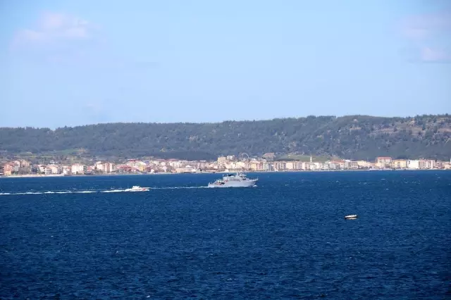 Bulgar mayın avcı gemisi Çanakkale Boğazı'ndan geçti Bulgar mayın avcı gemisi Çanakkale Boğazı'ndan geçti