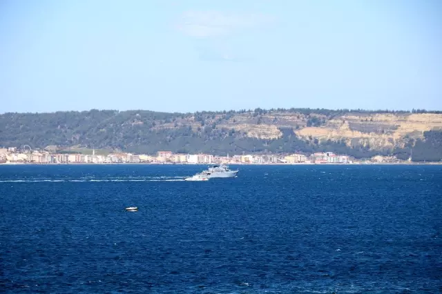Bulgar mayın avcı gemisi Çanakkale Boğazı'ndan geçti Bulgar mayın avcı gemisi Çanakkale Boğazı'ndan geçti