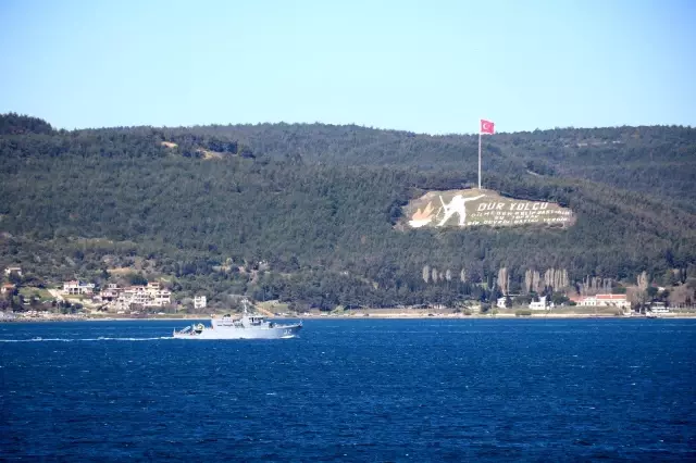 Bulgar mayın avcı gemisi Çanakkale Boğazı'ndan geçti Bulgar mayın avcı gemisi Çanakkale Boğazı'ndan geçti