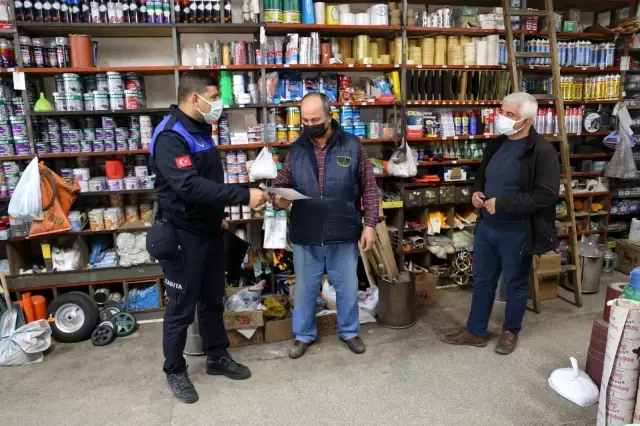 Burhaniye'de imsakiyeler dağıtılmaya başlandı Burhaniye'de imsakiyeler dağıtılmaya başlandı