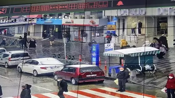 Bursa'da koronavirüs tedbirlerine uymayanlar kameralarla tespit ediliyor Bursa'da koronavirüs tedbirlerine uymayanlar kameralarla tespit ediliyor