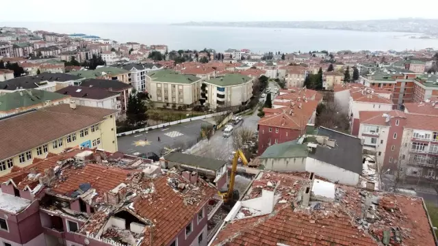 Son dakika haberleri... Büyükçekmece'de kentsel dönüşüm kapsamında 3 bina yıkılıyor