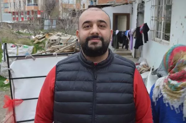 Son dakika haberi... ÇALINAN EKMEK TEKNESİNİN YERİNE 3 TANE HEDİYE EDİLDİ Son dakika haberi... ÇALINAN EKMEK TEKNESİNİN YERİNE 3 TANE HEDİYE EDİLDİ