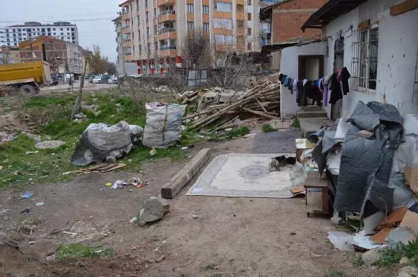 Son dakika haberi... ÇALINAN EKMEK TEKNESİNİN YERİNE 3 TANE HEDİYE EDİLDİ Son dakika haberi... ÇALINAN EKMEK TEKNESİNİN YERİNE 3 TANE HEDİYE EDİLDİ