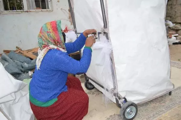 Son dakika haberi... ÇALINAN EKMEK TEKNESİNİN YERİNE 3 TANE HEDİYE EDİLDİ Son dakika haberi... ÇALINAN EKMEK TEKNESİNİN YERİNE 3 TANE HEDİYE EDİLDİ