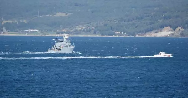 Çanakkale Boğazı'ndan Bulgar mayın avcı gemisi geçti Çanakkale Boğazı'ndan Bulgar mayın avcı gemisi geçti