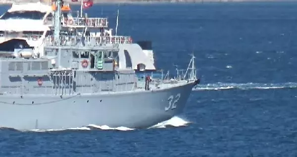 Çanakkale Boğazı'ndan Bulgar mayın avcı gemisi geçti Çanakkale Boğazı'ndan Bulgar mayın avcı gemisi geçti