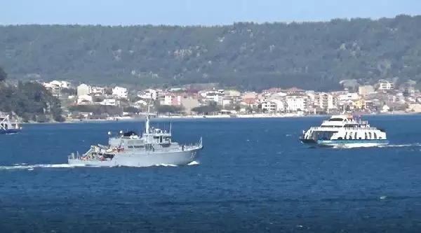 Çanakkale Boğazı'ndan Bulgar mayın avcı gemisi geçti Çanakkale Boğazı'ndan Bulgar mayın avcı gemisi geçti
