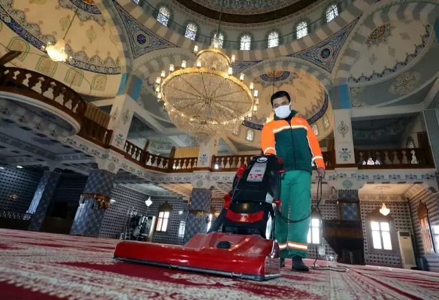 Çankaya'da camilere ramazan temizliği Çankaya'da camilere ramazan temizliği