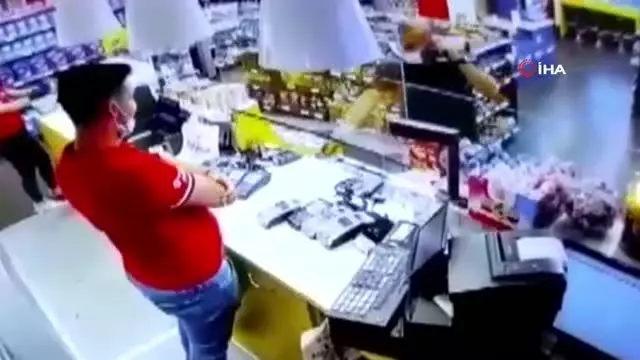 Çatalca'da işlenen 'çekiçli' cinayetin katil zanlısı hakim karşısında Çatalca'da işlenen 'çekiçli' cinayetin katil zanlısı hakim karşısında