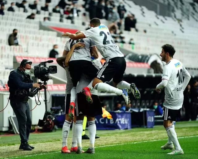 Cenk Tosun golle döndü Cenk Tosun golle döndü