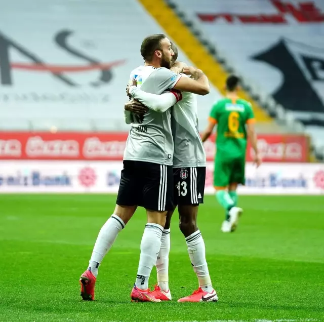 Cenk Tosun golle döndü Cenk Tosun golle döndü