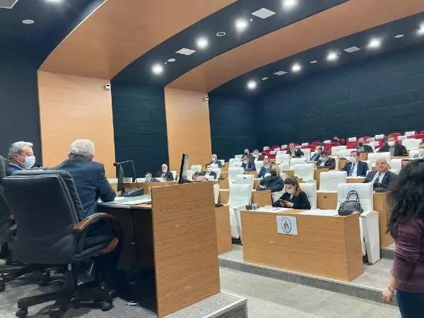 CHP'den istifa edip bağımsız aday oldu, Çanakkale İl Genel Meclis Başkanı seçildi CHP'den istifa edip bağımsız aday oldu, Çanakkale İl Genel Meclis Başkanı seçildi