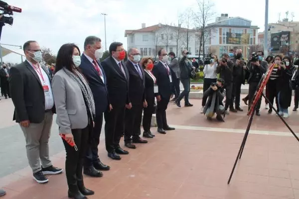 CHP'li 25 milletvekili Yalova'da esnaf ziyareti yaptı CHP'li 25 milletvekili Yalova'da esnaf ziyareti yaptı