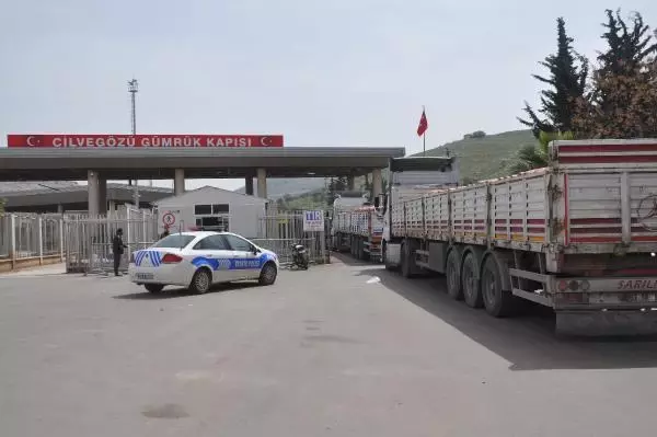 CİLVEGÖZÜ'NDE İHRACAT YOĞUNLUĞU CİLVEGÖZÜ'NDE İHRACAT YOĞUNLUĞU