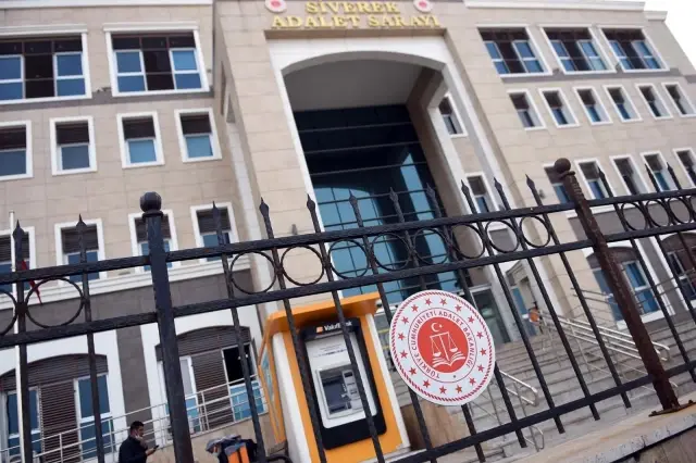 Siverek'te cinayet zanlıları adliyeye sevk edildi Siverek'te cinayet zanlıları adliyeye sevk edildi