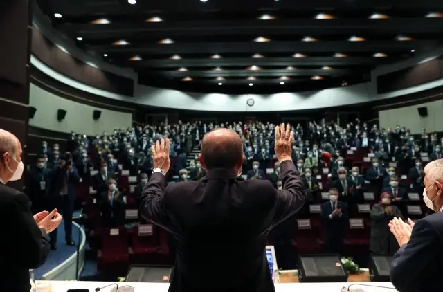Cumhurbaşkanı Erdoğan: 'Hiçbir temeli olmayan finans hareketlerine karşı tedbirlerimizi alıyoruz' Cumhurbaşkanı Erdoğan: 'Hiçbir temeli olmayan finans hareketlerine karşı tedbirlerimizi alıyoruz'