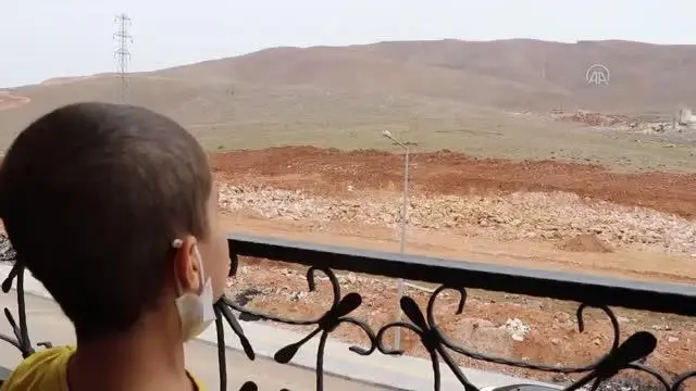 Cumhurbaşkanı Erdoğan'ın tedavisini üstlendiği küçük Taha hayalindeki balkonlu eve kavuştu Cumhurbaşkanı Erdoğan'ın tedavisini üstlendiği küçük Taha hayalindeki balkonlu eve kavuştu