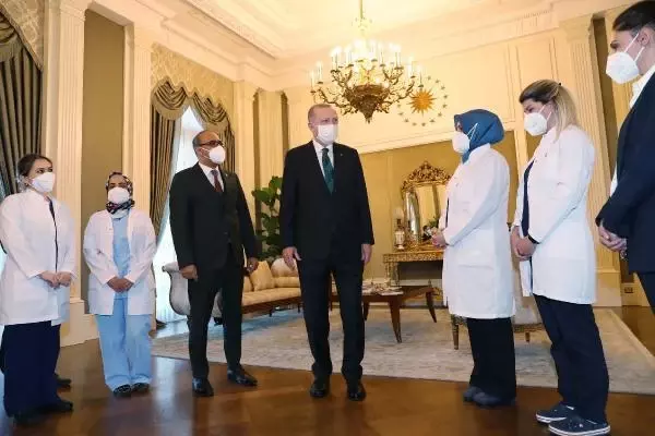 Cumhurbaşkanı Erdoğan, sağlık çalışanlarıyla bir araya geldi Cumhurbaşkanı Erdoğan, sağlık çalışanlarıyla bir araya geldi
