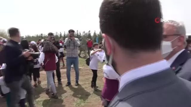 Diyarbakır'da 2 bin 121 fidan toprakla buluştu Diyarbakır'da 2 bin 121 fidan toprakla buluştu