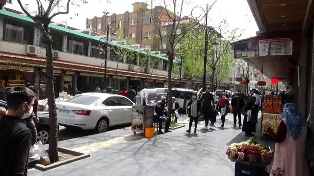 Diyarbakır'da kuru yemişçiler Ramazan ayına hazır Diyarbakır'da kuru yemişçiler Ramazan ayına hazır
