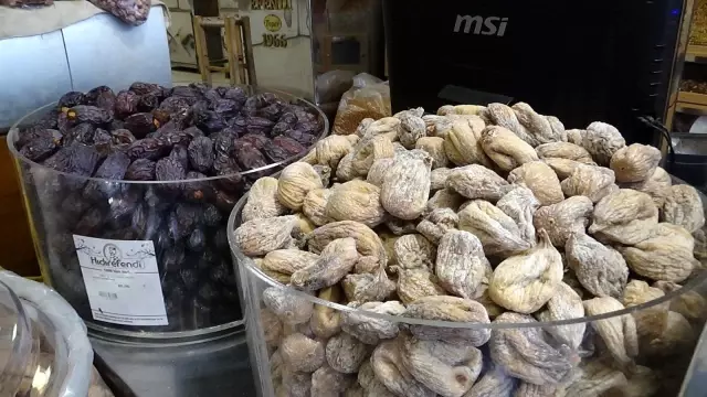 Diyarbakır'da kuru yemişçiler Ramazan ayına hazır Diyarbakır'da kuru yemişçiler Ramazan ayına hazır