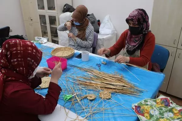 DİYARBAKIR'DA, MESLEK EDİNDİRME KURSLARINA YOĞUN İLGİ DİYARBAKIR'DA, MESLEK EDİNDİRME KURSLARINA YOĞUN İLGİ