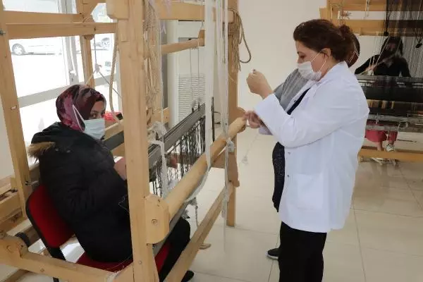 DİYARBAKIR'DA, MESLEK EDİNDİRME KURSLARINA YOĞUN İLGİ DİYARBAKIR'DA, MESLEK EDİNDİRME KURSLARINA YOĞUN İLGİ
