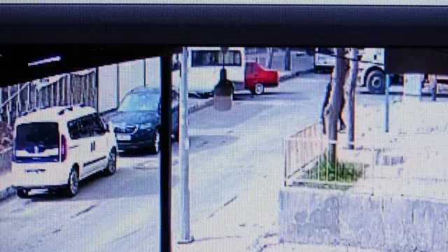 Araçlar kafa kafaya böyle çarpıştı: 2'si çocuk 4 yaralı Araçlar kafa kafaya böyle çarpıştı: 2'si çocuk 4 yaralı
