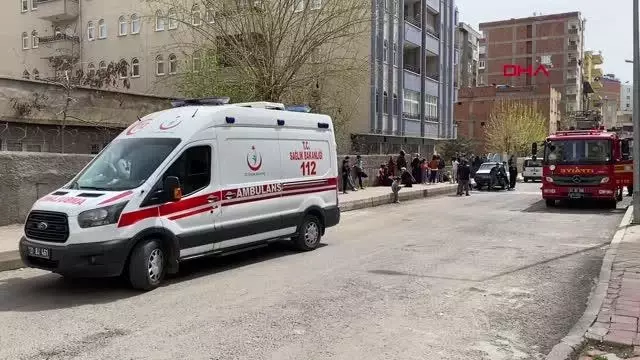 Son dakika haberleri: DİYARBAKIR MADDE BAĞIMLISI GENÇ, ODASINI ATEŞE VERDİ Son dakika haberleri: DİYARBAKIR MADDE BAĞIMLISI GENÇ, ODASINI ATEŞE VERDİ