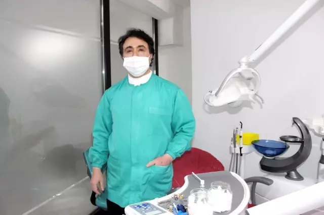 Karaman'da yürek ısıtan görüntüler...Doğumu yaklaşan kedi diş kliniğine gelerek adeta yardım istedi Karaman'da yürek ısıtan görüntüler...Doğumu yaklaşan kedi diş kliniğine gelerek adeta yardım istedi