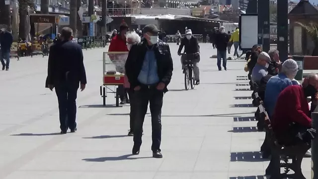 Edremit Körfezinde hava sıcaklığı 22 dereceye ulaştı Edremit Körfezinde hava sıcaklığı 22 dereceye ulaştı