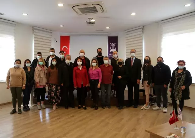 Efeler'den gazetecilere ilk yardım eğitimi Efeler'den gazetecilere ilk yardım eğitimi