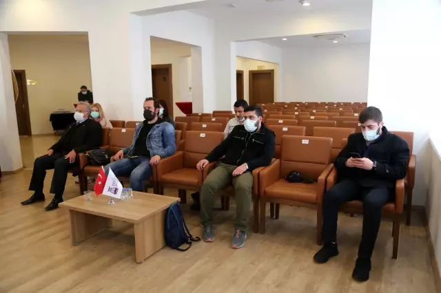 Efeler'den gazetecilere ilk yardım eğitimi Efeler'den gazetecilere ilk yardım eğitimi