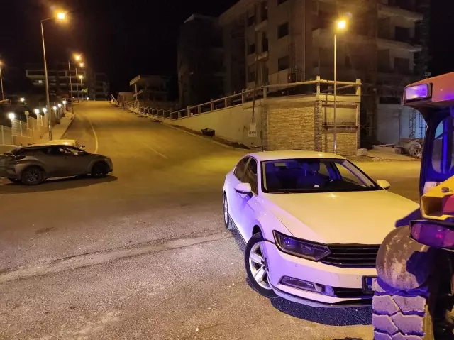 Ehliyetsiz sürücü alkollüyken kaza yaptı; 1 yaralı Ehliyetsiz sürücü alkollüyken kaza yaptı; 1 yaralı