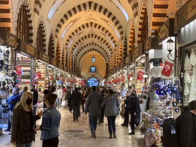 Eminönü'nde Ramazan bereketi Eminönü'nde Ramazan bereketi