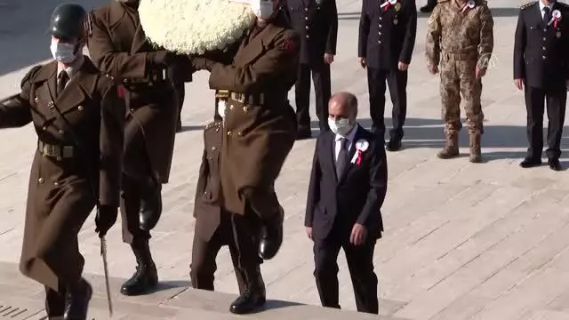 Son dakika haber: Emniyet Genel Müdürü Mehmet Aktaş ve beraberindekiler Anıtkabir'i ziyaret etti Son dakika haber: Emniyet Genel Müdürü Mehmet Aktaş ve beraberindekiler Anıtkabir'i ziyaret etti