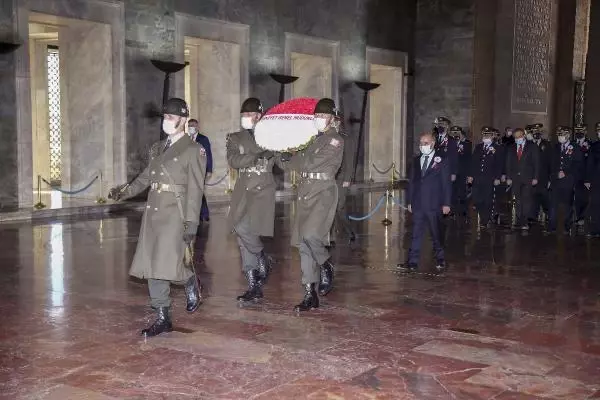 Son dakika haber: Emniyet Genel Müdürü Mehmet Aktaş ve beraberindekiler Anıtkabir'i ziyaret etti Son dakika haber: Emniyet Genel Müdürü Mehmet Aktaş ve beraberindekiler Anıtkabir'i ziyaret etti