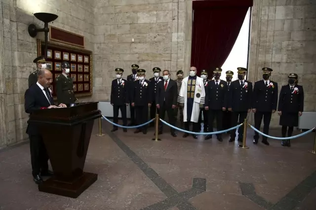 Son dakika haber: Emniyet Genel Müdürü Mehmet Aktaş ve beraberindekiler Anıtkabir'i ziyaret etti Son dakika haber: Emniyet Genel Müdürü Mehmet Aktaş ve beraberindekiler Anıtkabir'i ziyaret etti