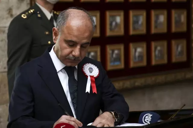 Son dakika haber: Emniyet Genel Müdürü Mehmet Aktaş ve beraberindekiler Anıtkabir'i ziyaret etti Son dakika haber: Emniyet Genel Müdürü Mehmet Aktaş ve beraberindekiler Anıtkabir'i ziyaret etti
