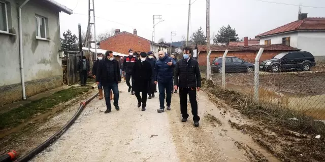 Sular altında kalan Erik köyünde çalışmalar devam ediyor Sular altında kalan Erik köyünde çalışmalar devam ediyor