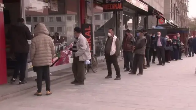 Erzincan'da Ramazan öncesi et kuyruğu Erzincan'da Ramazan öncesi et kuyruğu